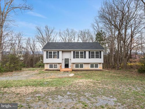 300 Riverbend Dr, LURAY, VA, 22835-2849 | Card Image
