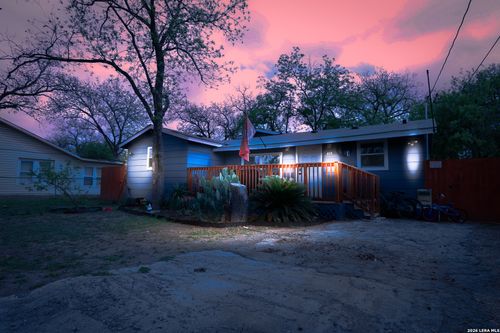 410 N Crisp St, Uvalde, TX, 78801-4327 | Card Image