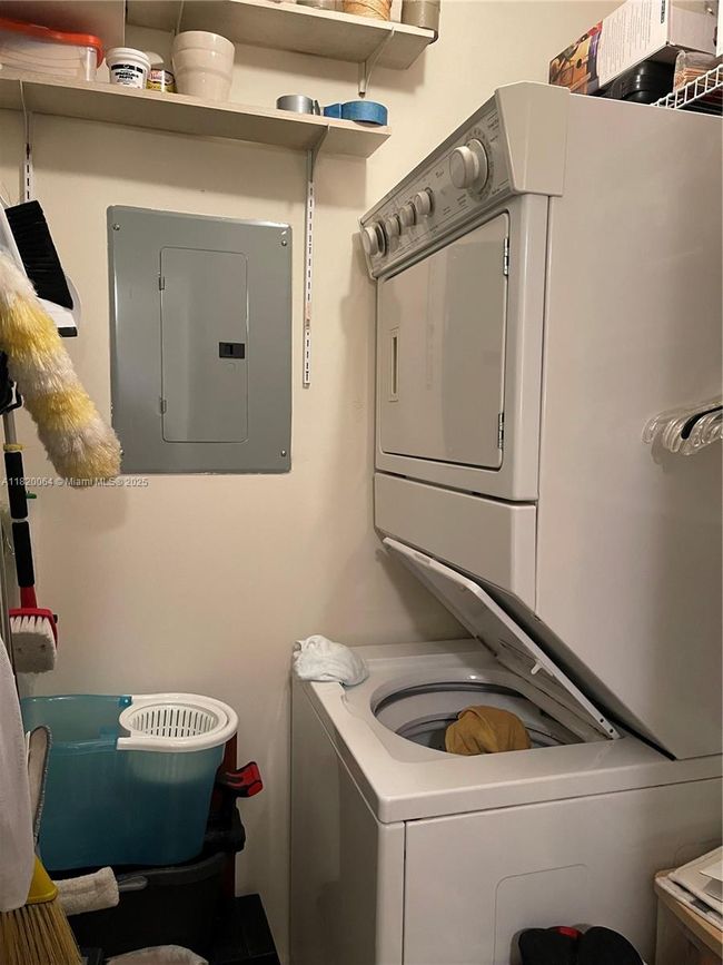 APT-210 - 10422 24 Th Pl, Condo with 2 bedrooms, 2 bathrooms and null parking in Sunrise FL | Image 22