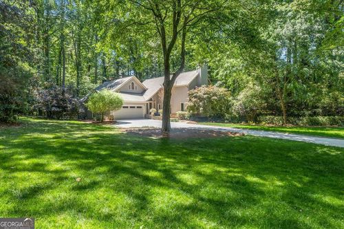 1061 Winding Branch Cir, Dunwoody, GA, 30338-3931 | Card Image