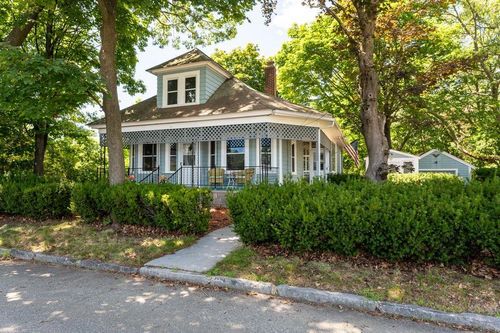 11 Devonshire St, Lawrence, MA, 01843-1927 | Card Image