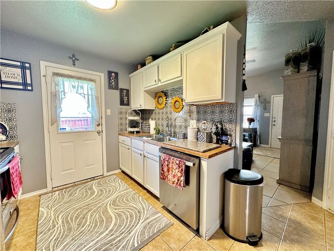 Unit B | Image 9