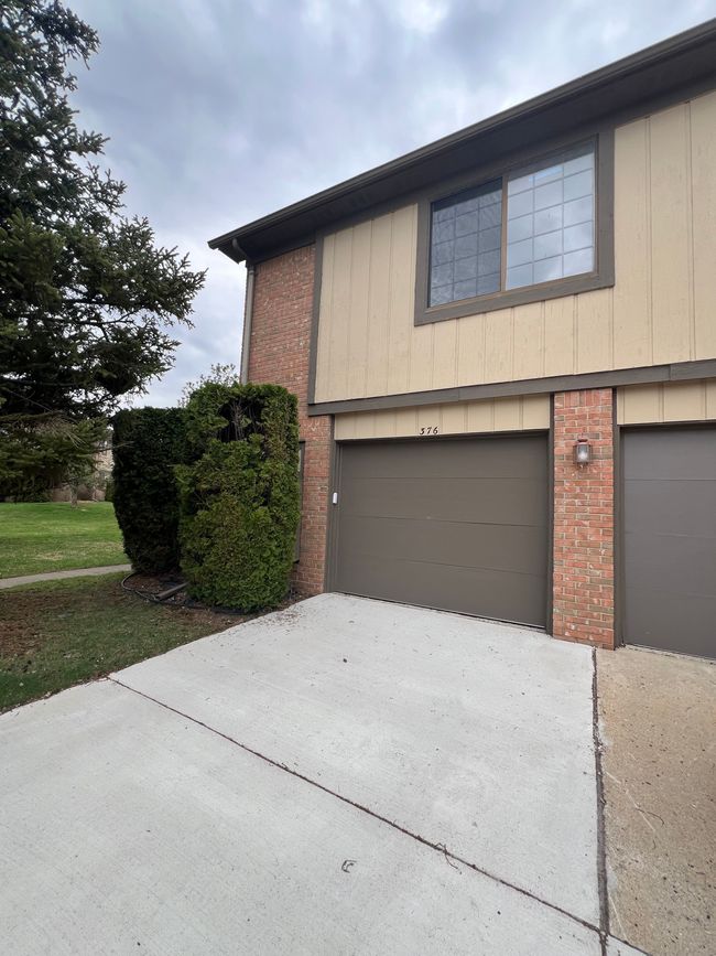 OVERSIZED 1 CAR GARAGE (12'X22') WITH NEW DRIVEWAY | Image 4