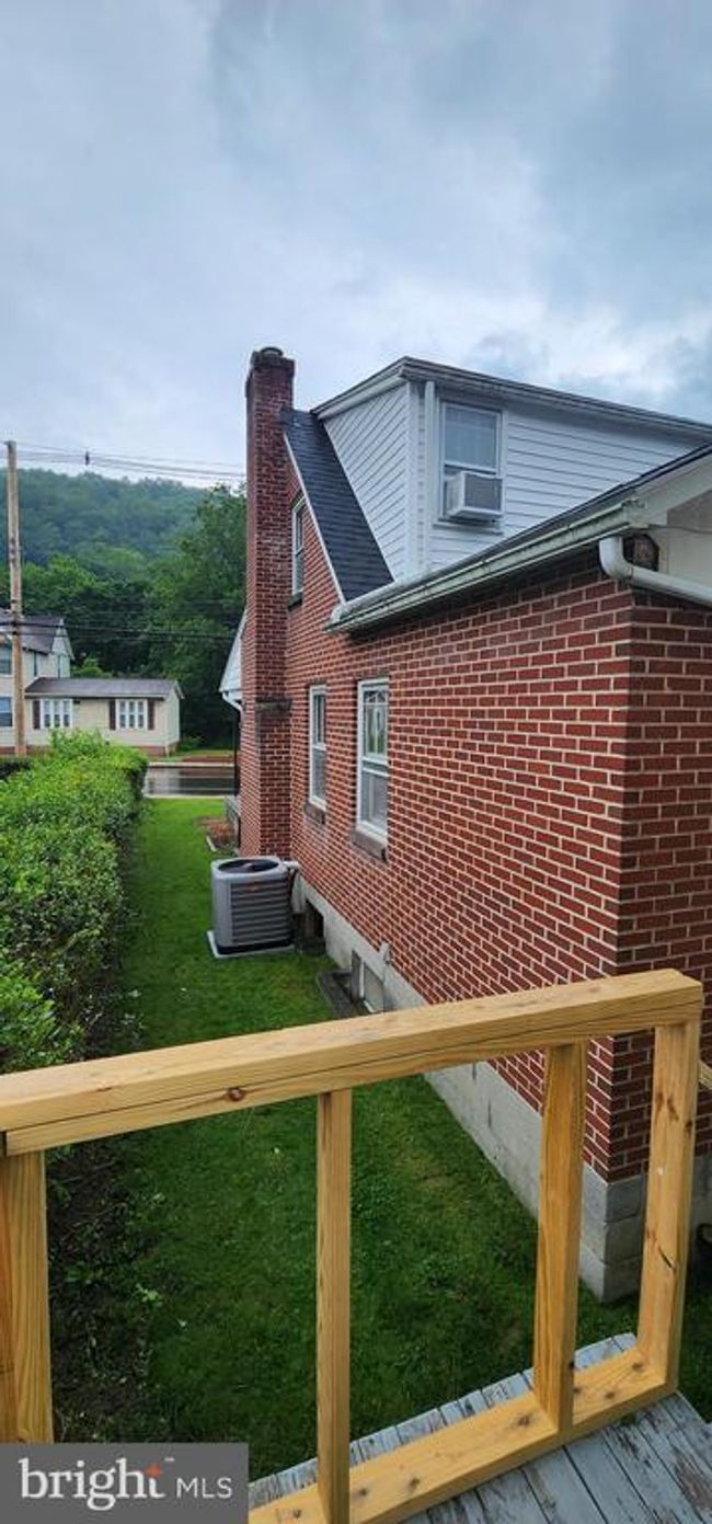 61 E Main St, House other with 3 bedrooms, 2 bathrooms and null parking in LONACONING MD | Image 8