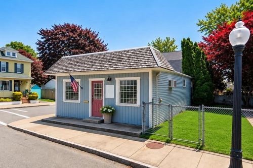 358 Court Street, New Bedford, MA, 02740 | Card Image