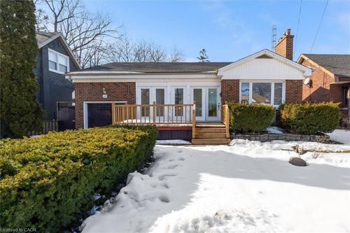 40 W 3rd St, Hamilton, ON, L9C3J9 | Card Image