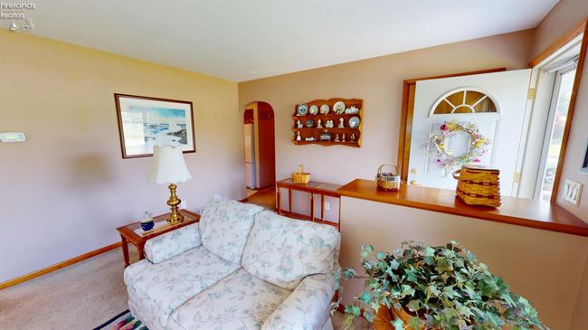 1501 Tiffin Rd, House other with 3 bedrooms, 2 bathrooms and 2 parking in Fremont OH | Image 8