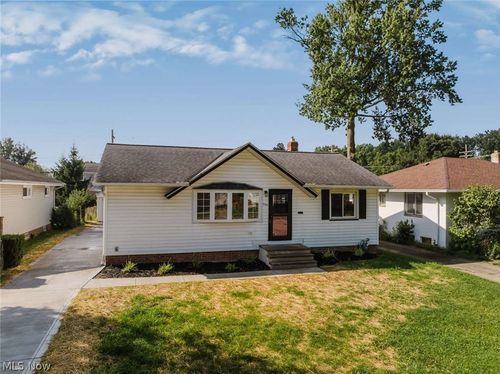 31508 Daniel Dr, Willowick, OH, 44095-4331 | Card Image