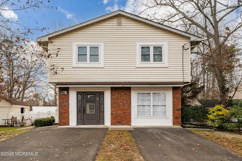 134 Shady Lane Dr, Lakewood, NJ, 08701-2351 | Card Image