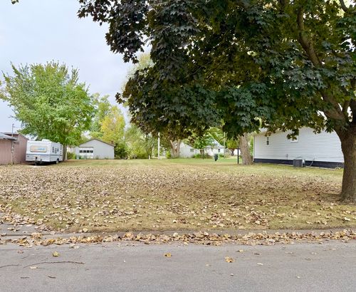 322 E Watson St, Forrest, IL, 61741-9338 | Card Image