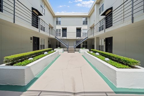 105-4211 Holland Ave, Dallas, TX, 75219-2837 | Card Image