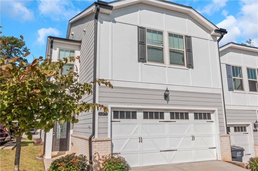 Glade Park Dr, Lilburn, GA 30047