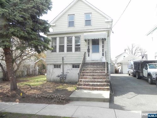 33 Center St, Little Ferry, NJ, 07643-1802 | Card Image