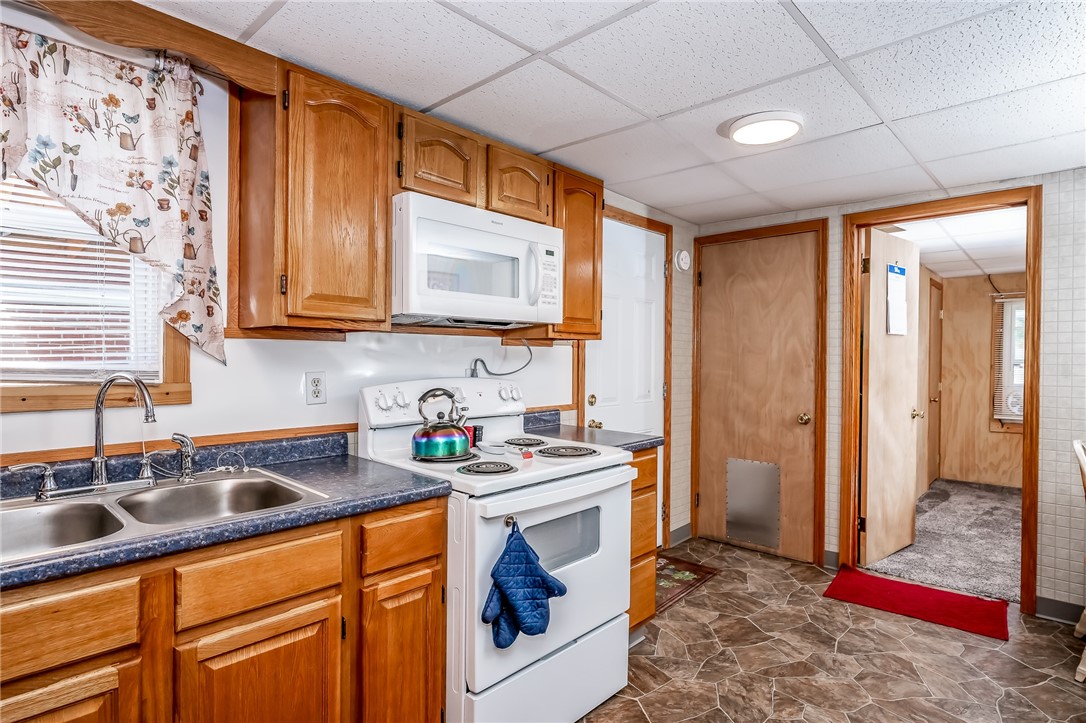 Residential in Center Twp/Homer Cty 4