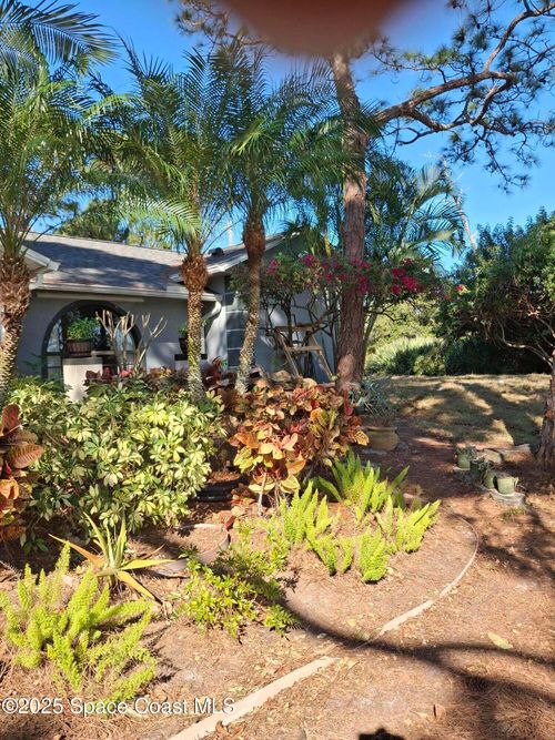 1407 Valerius St Se, Palm Bay, FL, 32909-5648 | Card Image