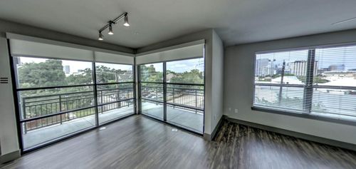 1330-2910 Milam St, Houston, TX, 77006-3670 | Card Image
