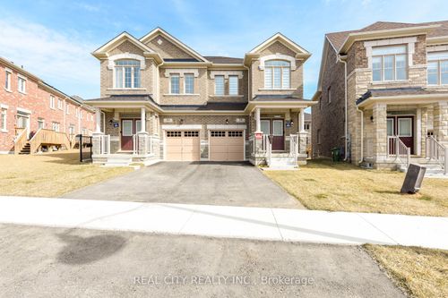 38 Silver Meadow Gdns, Waterdown, ON, L8B1Z4 | Card Image