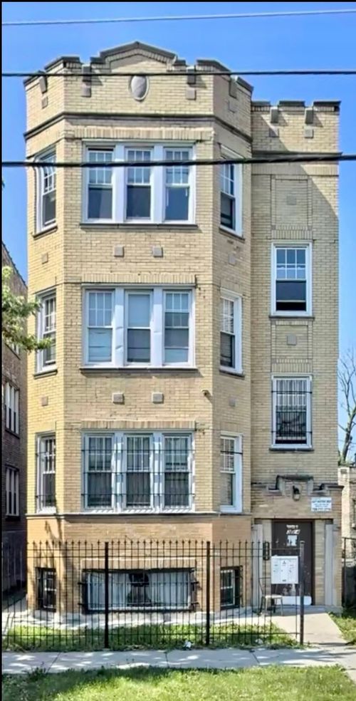 3814 W Ohio St, Chicago, IL, 60624-1672 | Card Image
