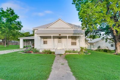 404 N Blanton, House other with 3 bedrooms, 2 bathrooms and null parking in Whitewright TX | Image 3