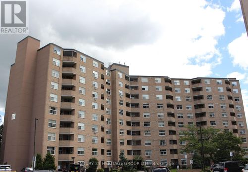 204-260 Davis Dr, Newmarket, ON, L3Y7C3 | Card Image