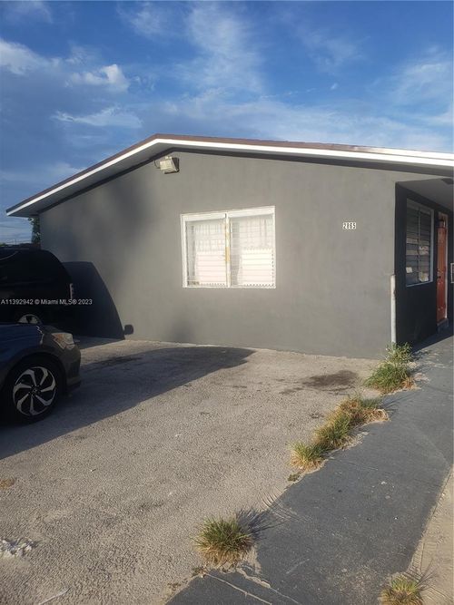 2865 Nw 22nd Ave, Miami, FL, 33142-5913 | Card Image