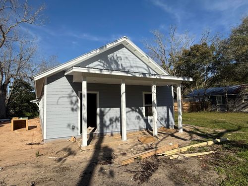 874 W Orange Ave, DeFuniak Springs, FL, 32435-2141 | Card Image