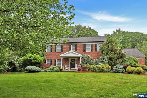 11 Katharina Pl, Twp Washingtn, NJ, 07676-4125 | Card Image