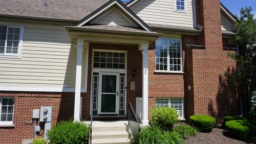 10705 Gigi Dr, Orland Park, IL, 60462-2818 | Card Image
