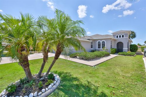 448 Noble Faire Dr, SUN CITY CENTER, FL, 33573-5892 | Card Image