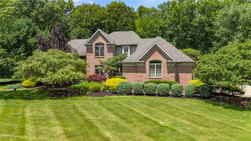 7850 Meadowood Dr, Canfield, OH, 44406-8416 | Card Image