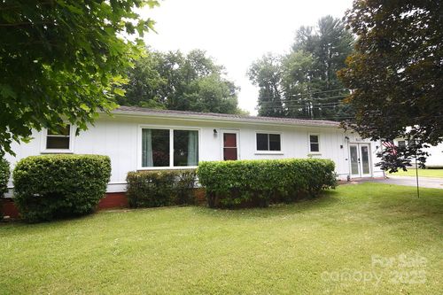 86 Skyview Dr, Waynesville, NC, 28786-2186 | Card Image