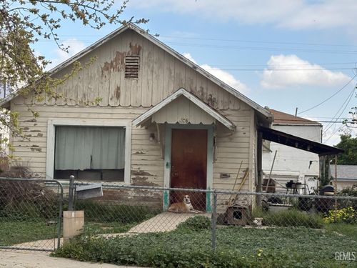 706 North St, Taft, CA, 93268-2727 | Card Image