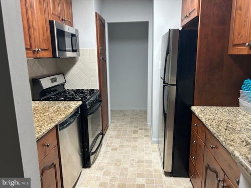 201-1923 Wilson Ln, MCLEAN, VA, 22102-4720 | Card Image