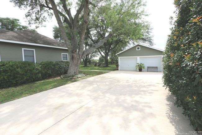 6359 Cooksey Rd, House other with 3 bedrooms, 2 bathrooms and null parking in Adkins TX | Image 40