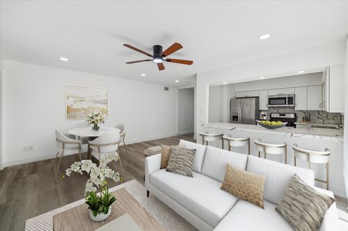 apt-205-5542 Holly St, Houston, TX, 77081-7433 | Card Image