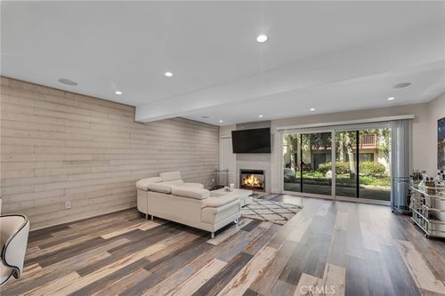 21551 Burbank # 114 Boulevard, Woodland Hills, CA, 91367 | Card Image