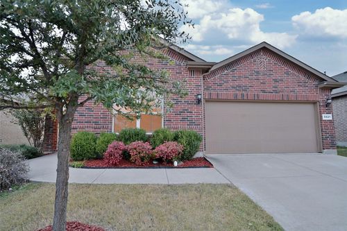 5921 Comanche Peak Dr, Fort Worth, TX, 76179-7134 | Card Image