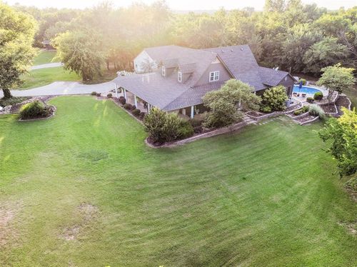 1301 E Rock Creek Rd, Tuttle, OK, 73089-2421 | Card Image