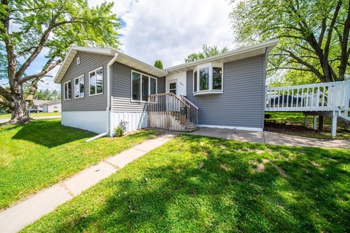 306 Hiawatha Dr E, Wabasha, MN, 55981-1555 | Card Image