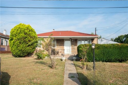 802 Summit Ave, Monaca, PA, 15061-1254 | Card Image