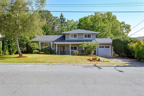 1829 San Lorenzo Ave, Saanich, BC, V8N2E8 | Card Image