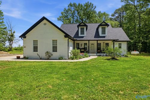 301 Mimi Ln, Toney, AL, 35773-8552 | Card Image