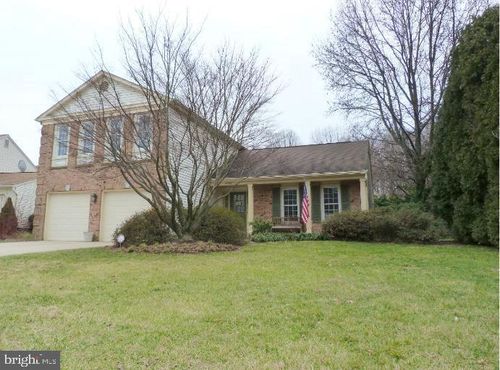 8305 Forestree Ct, VIENNA, VA, 22182-5168 | Card Image