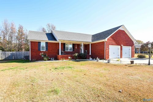 19142 Tammy Leigh Dr, Athens, AL, 35614-5143 | Card Image