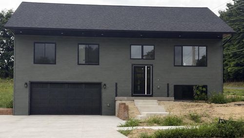 1055 Hay Creek Trl, REEDSBURG, WI, 53959-9818 | Card Image