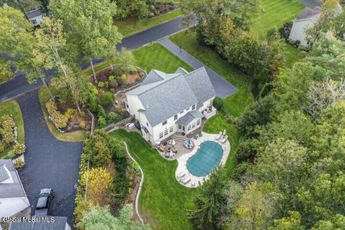 6 Bradford Dr, Saratoga Springs, NY, 12866-8577 | Card Image