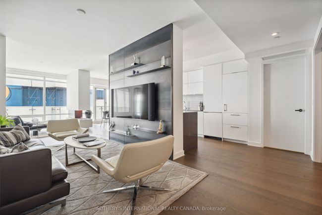 6805 - 1 Bloor St E, Condo with 3 bedrooms, 3 bathrooms and 2 parking in Toronto ON | Image 15