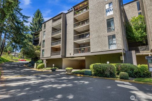 apt-635-13680 Ne 69th St, Redmond, WA, 98052-9560 | Card Image