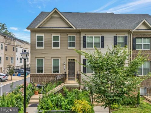 743 Weald Way, CLARKSBURG, MD, 20871-9510 | Card Image