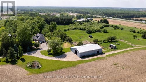 3304 Cromarty Dr, Putnam, ON, N0L2B0 | Card Image